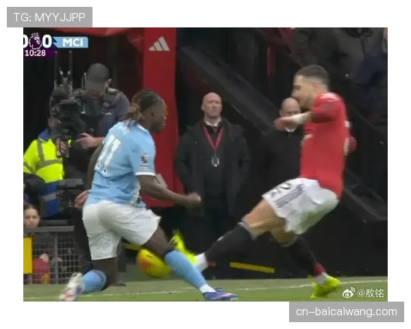 英超裁判判罚标准引争议 VAR介入频率与时机受关注